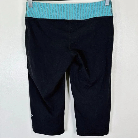 Ivivva Girl Cropped  Reversible Legging - Picture 11 of 13